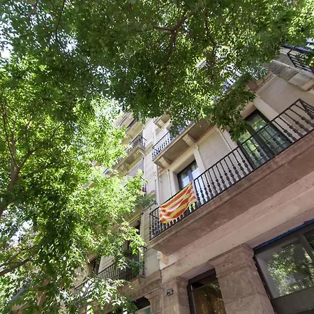 Aparteasy Apartment
