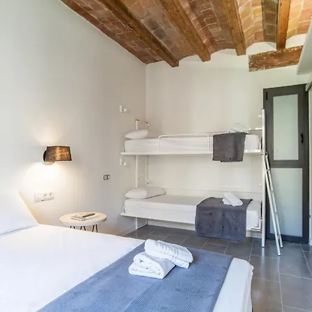 Aparteasy Apartment